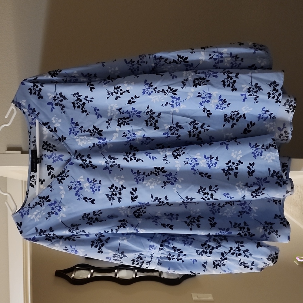 💙🖤 Lane Bryant Plus Size Long Sleeve V-Neck Floral Top 22P 💙🖤